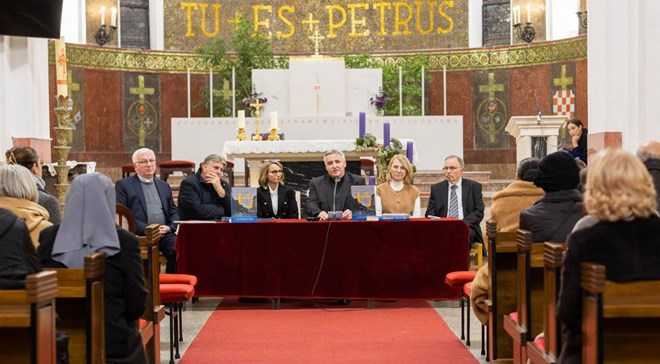 Predstavljena knjiga mr. sc. Anđelka Košćaka o zagrebačkoj Župi sv. Petra apostola